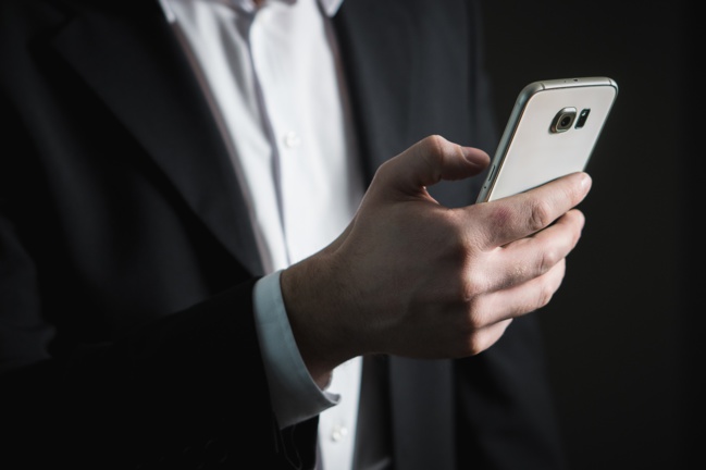 Télécoms : en 2016, les opérateurs ont encore vu leurs revenus baisser