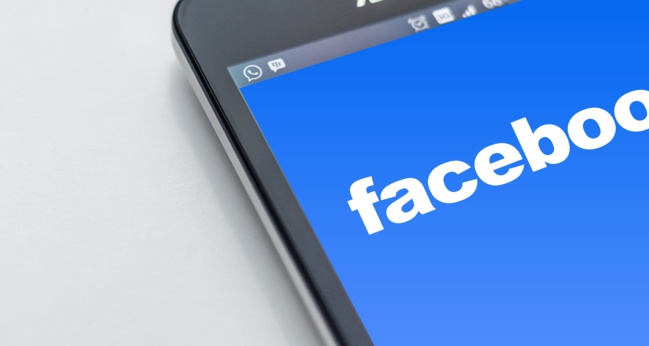 Facebook dévisse en Bourse après des résultats décevants