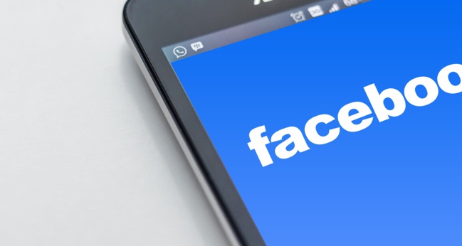 Facebook dévisse en Bourse après des résultats décevants