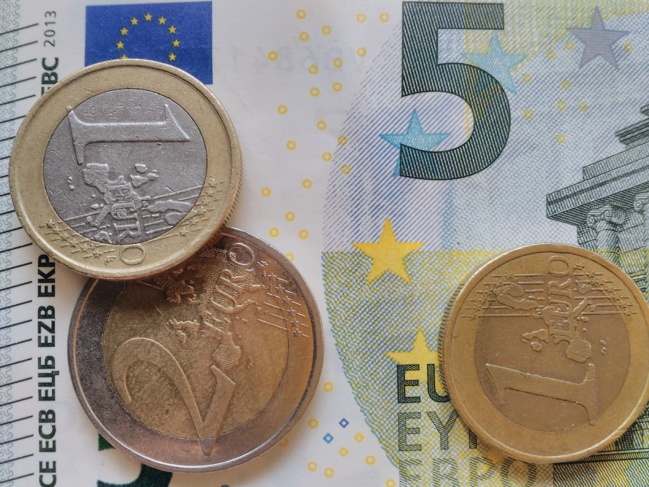 La hausse des salaires est plus rapide que la croissance et l'inflation