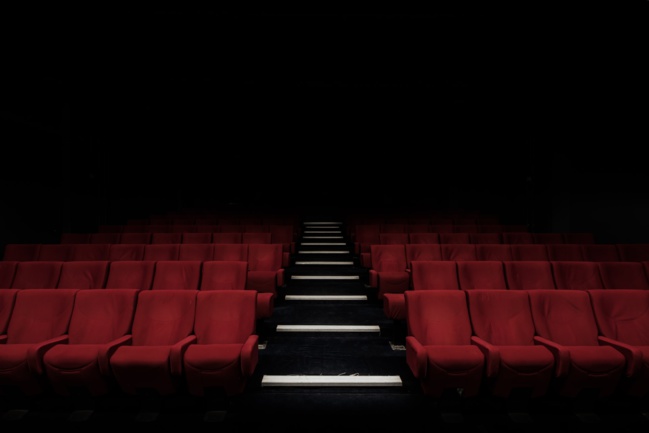 Théâtres et cinémas : le Conseil d’État valide le maintien de la fermeture