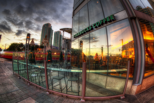 Starbucks change de siège social et déménage à Londres… malgré une fiscalité moins avantageuse