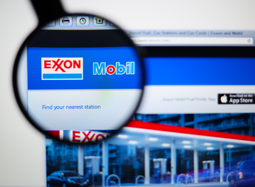 ​Le PDG d'Exxon annonce qu'il va falloir vivre avec le pétrole pas cher