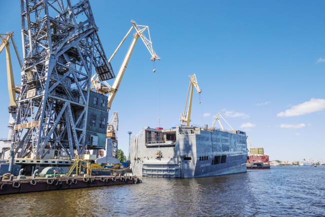 Mistral : la facture de la non-livraison présentée à Paris