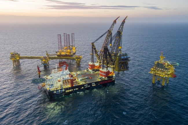 TotalEnergies : bénéfices en chute, dette en hausse, mais dividende maintenu