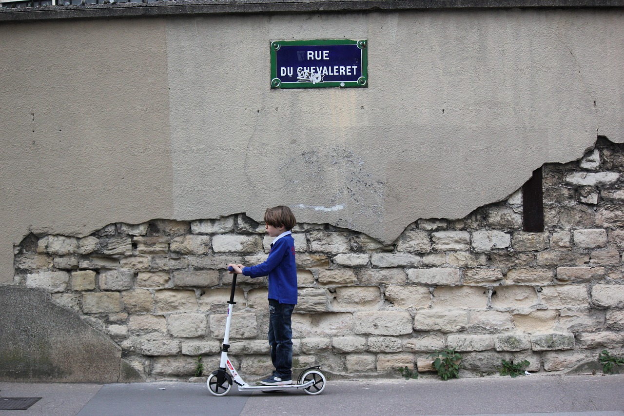 Paris : une redevance pour les trottinettes en libre service