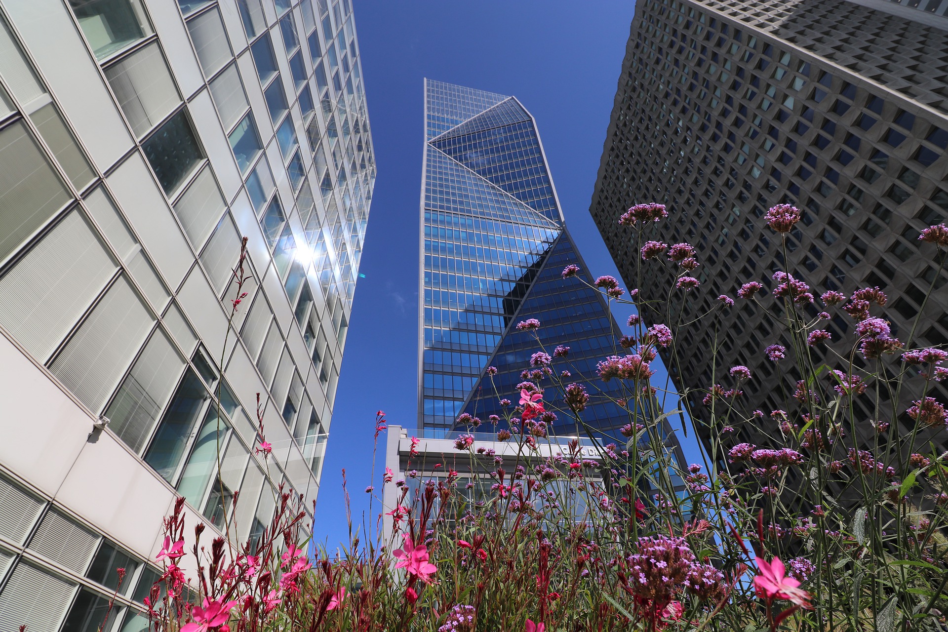 Dans le Grand Paris, la construction de bureaux tient bon