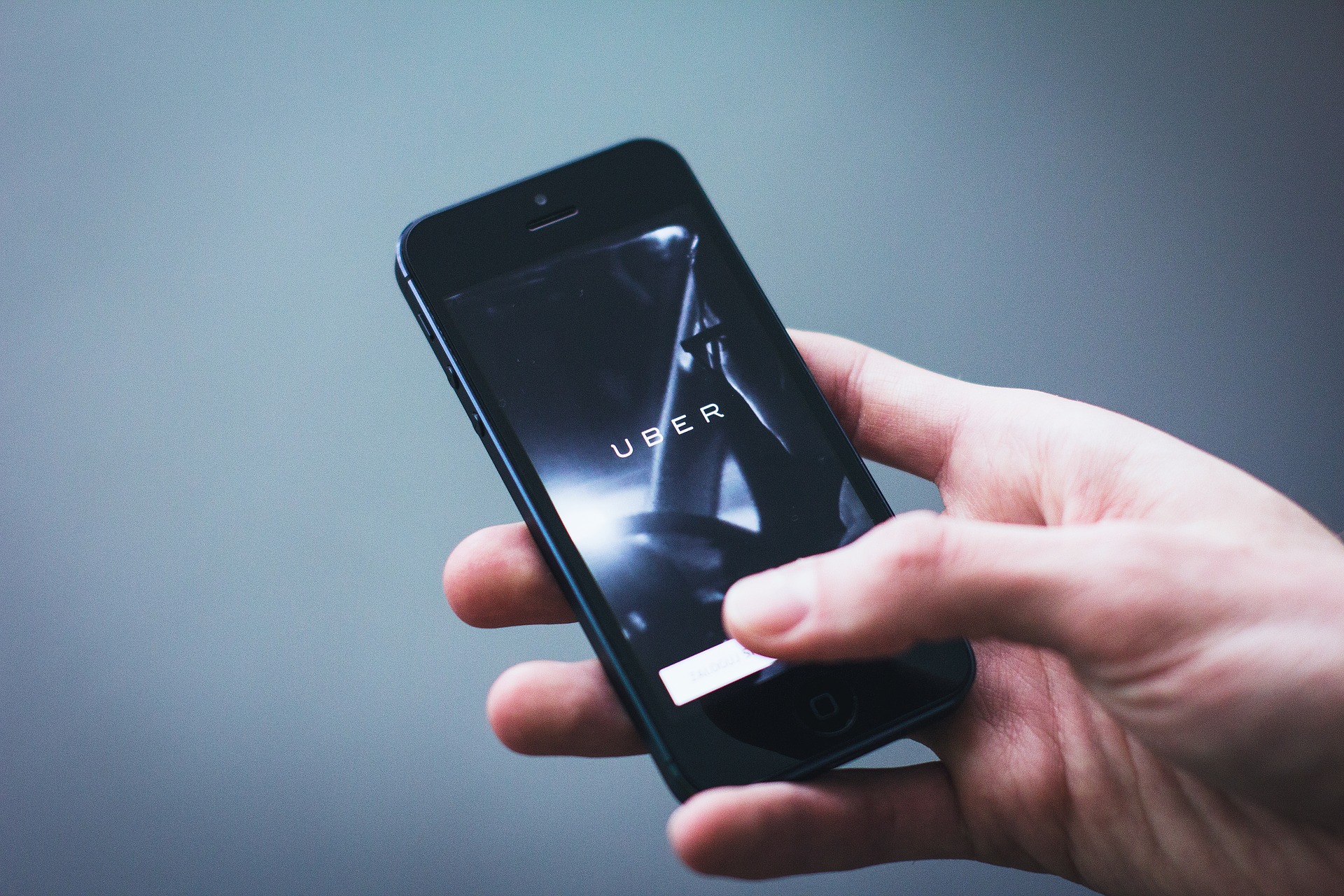 Contrat de travail : un premier chauffeur gagne face à Uber