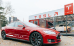 ​Tesla mise sur le marché du moyen de gamme