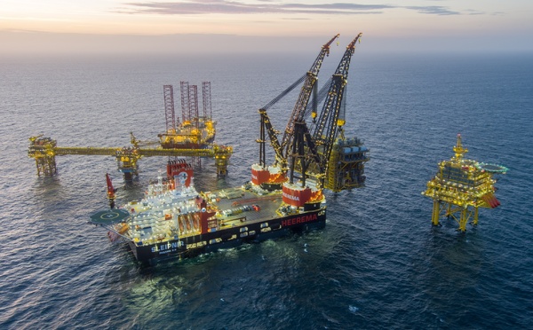 TotalEnergies : bénéfices en chute, dette en hausse, mais dividende maintenu