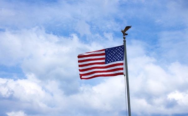 Donald Trump impose des frais de 100.000 dollars par demande de visa H-1B, la Silicon Valley s’alarme