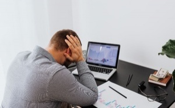 Défaillances d'entreprises : les faillites ralentissent, les risques persistent